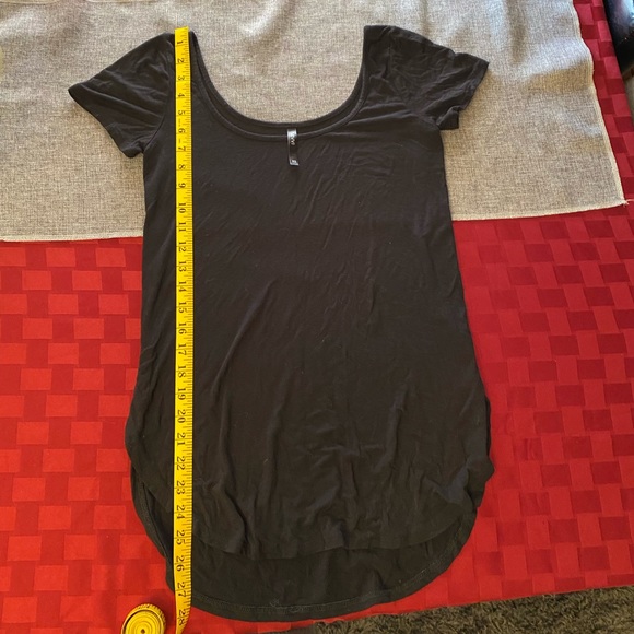 SAVVI SUNSET XS Black Wide Scoop Neck Basic Tee - Picture 5 of 9